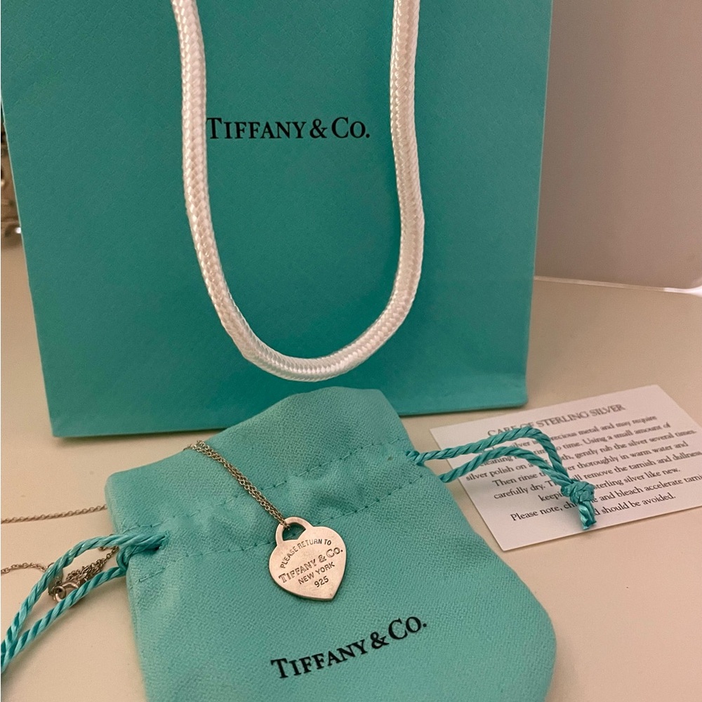 Tiffany and Co.  Return To Tiffany Small Heart 925.